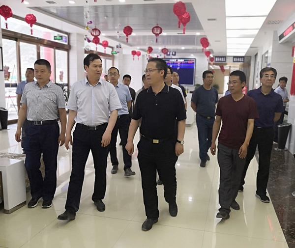 隴南市委常委、組織部部長(zhǎng)楊郃調(diào)研指導(dǎo)市龍江城鄉(xiāng)發(fā)展集團(tuán)公司黨建工作