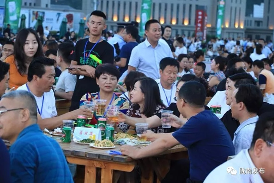 好嗨喲！隴南第一屆青島啤酒節(jié)開幕啦，為期8天