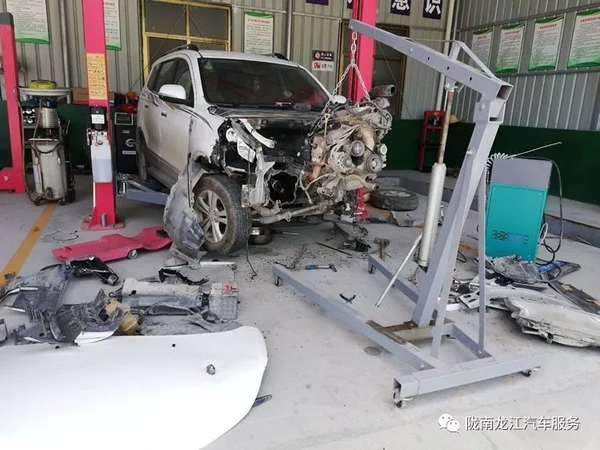 金錘鈑金，銀槍噴漆！龍江汽修值得信賴！