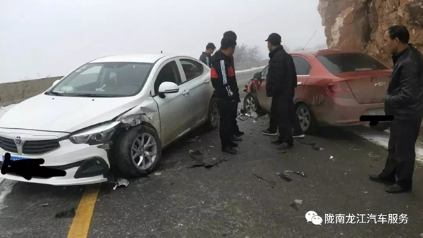 金錘鈑金，銀槍噴漆！龍江汽修值得信賴！