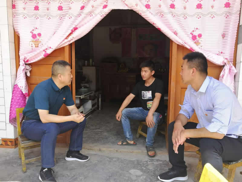 “感黨恩、憶黨史”，--市龍江城鄉(xiāng)發(fā)展集團(tuán)公司開展慶祝建黨99周年主題黨日活動(dòng)